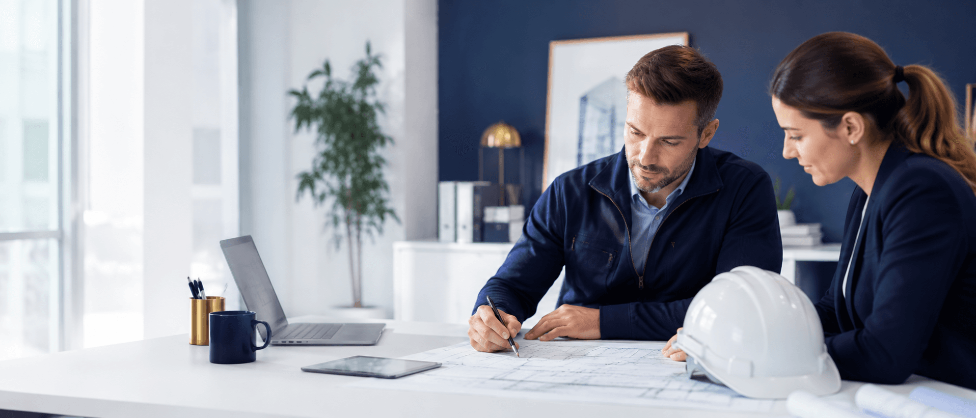 Expert Dalico préparant un dossier technique